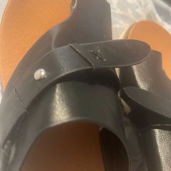 NWOT Size 6.5 Faux Black Leather Slip On - Picture 6 of 9